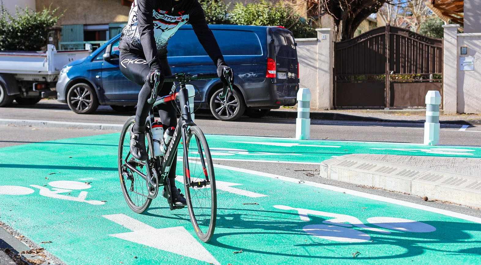 Image média: Piste cyclable colorée