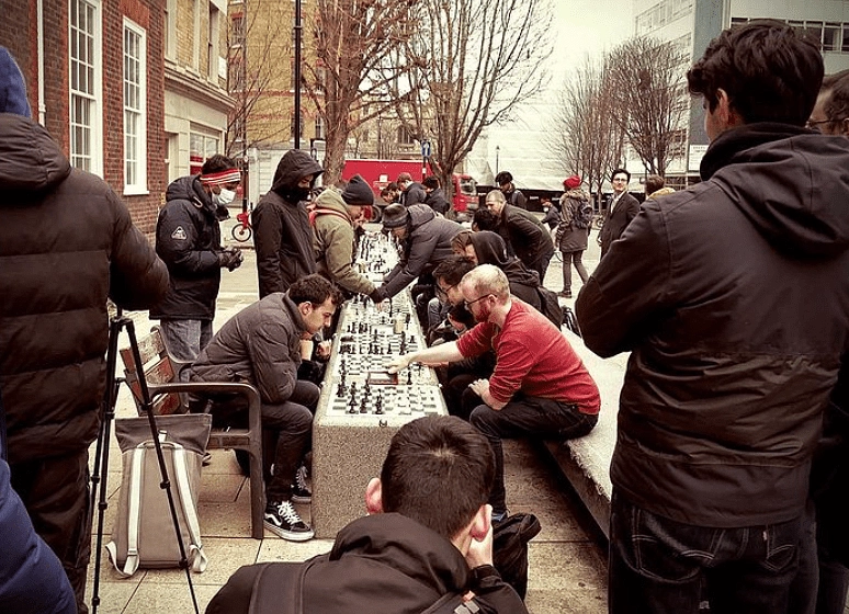 Image média: Street Chess : Installation de tables d'échecs en cœur de ville ! * SOUTENU PAR MVL*
