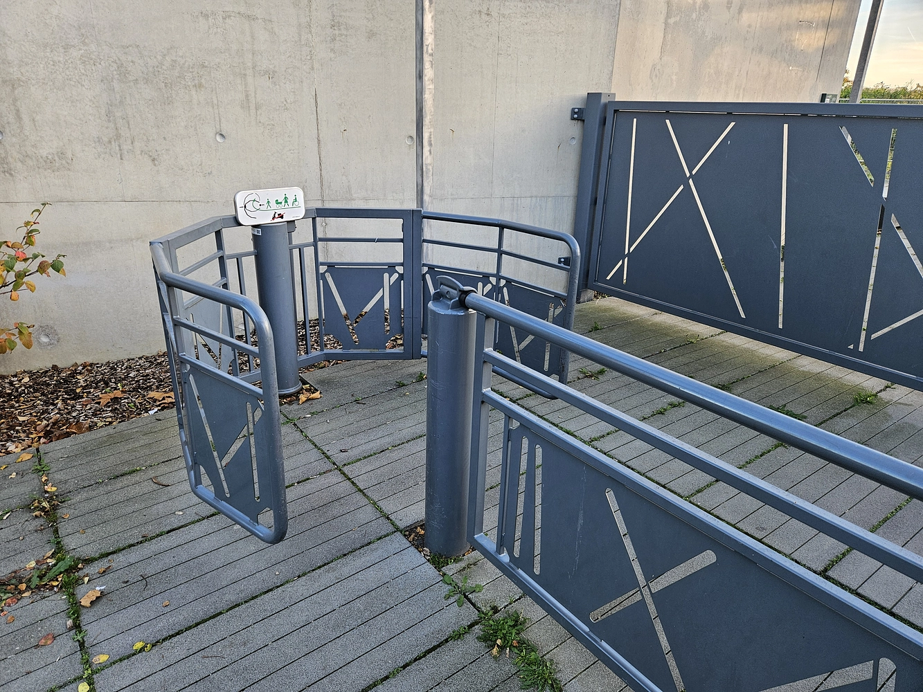Image média: Barrieres pour ralentir les velos et trottinettes