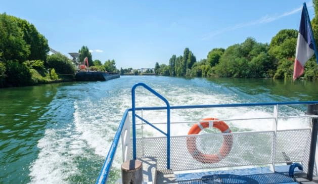 Image média: Navette fluviale électro - solaire avec 3 escales d'embarquements 