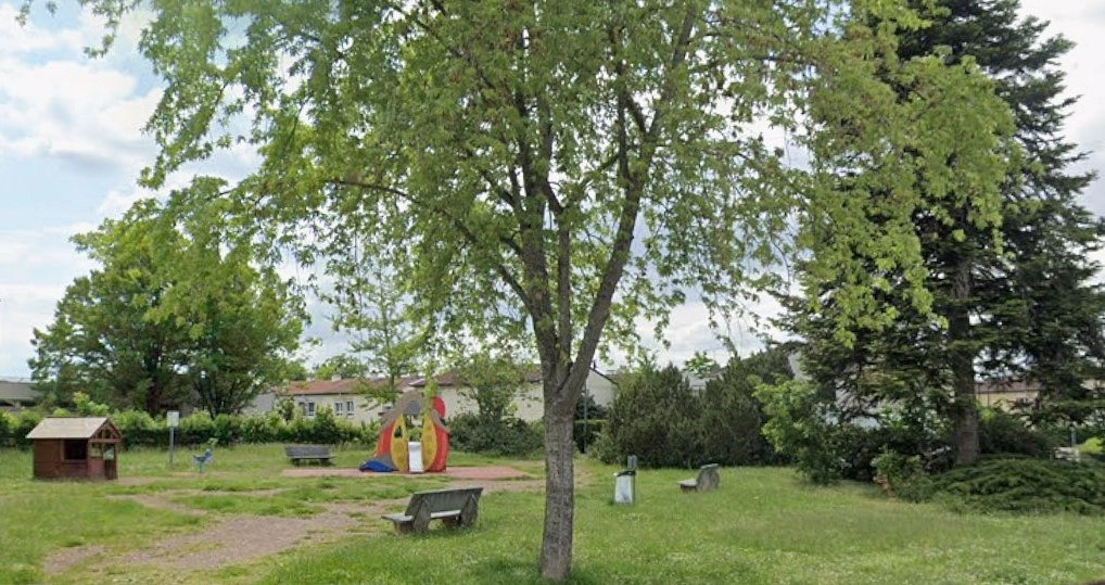 Image média: 🟥 Rajeunissement de la place rouge du quartier Montaigu.
