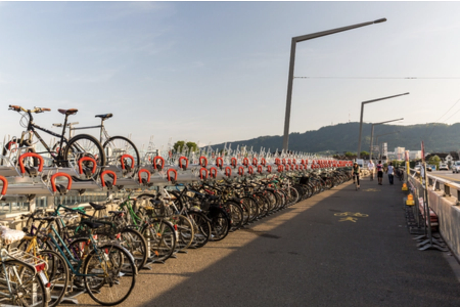 Image média: Parking sécurisé pour vélos/trottinettes au centre ville 